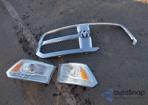 2015 Ram 1500 Laramie Limited z USA, uszkodzony, nr VIN 1C6RR7WM4FS705274